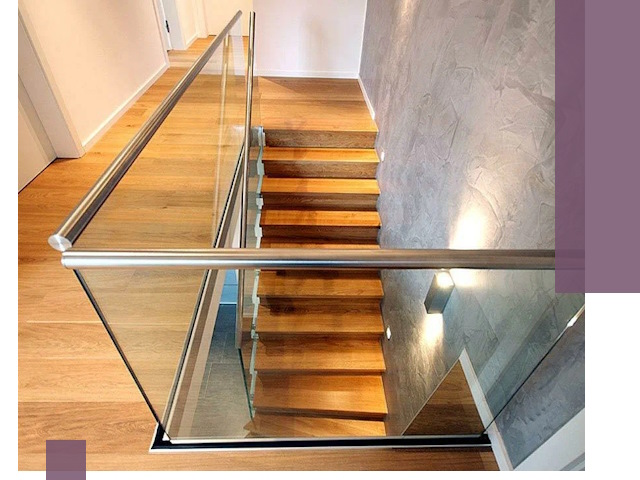 Перила для лестницы в доме — изготовление и монтаж в Ржеве