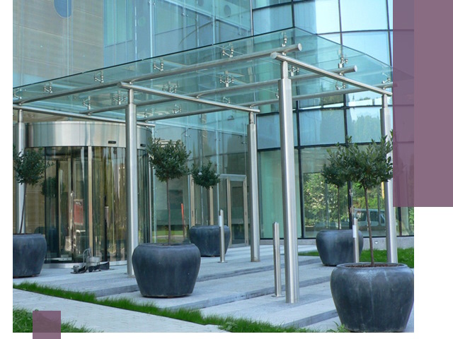 Навесы из стекла на заказ в Ржеве — монтаж и установка