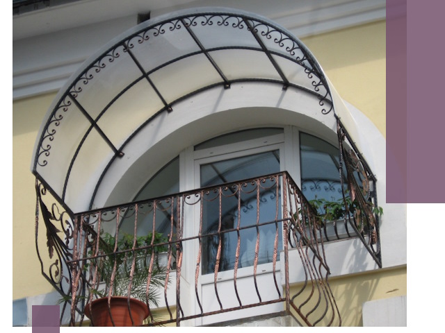 Козырьки над балконом в Ржеве — изготовление и монтаж