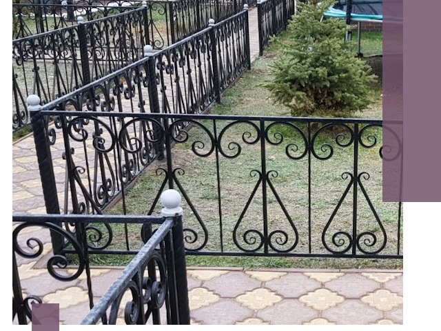 Кованые газонные ограждения под ключ в Ржеве